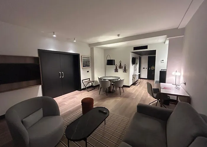 ديمار فندق 4*